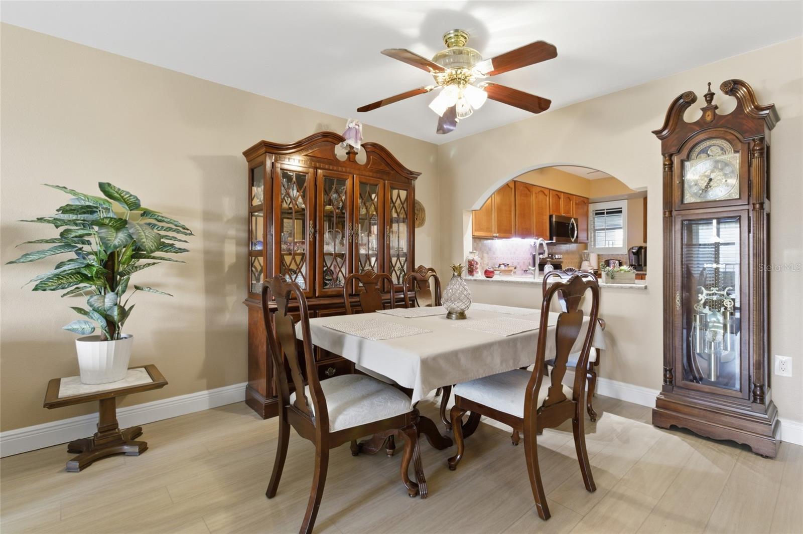 Image 11 of 39 For 5567 Sea Forest Drive 323