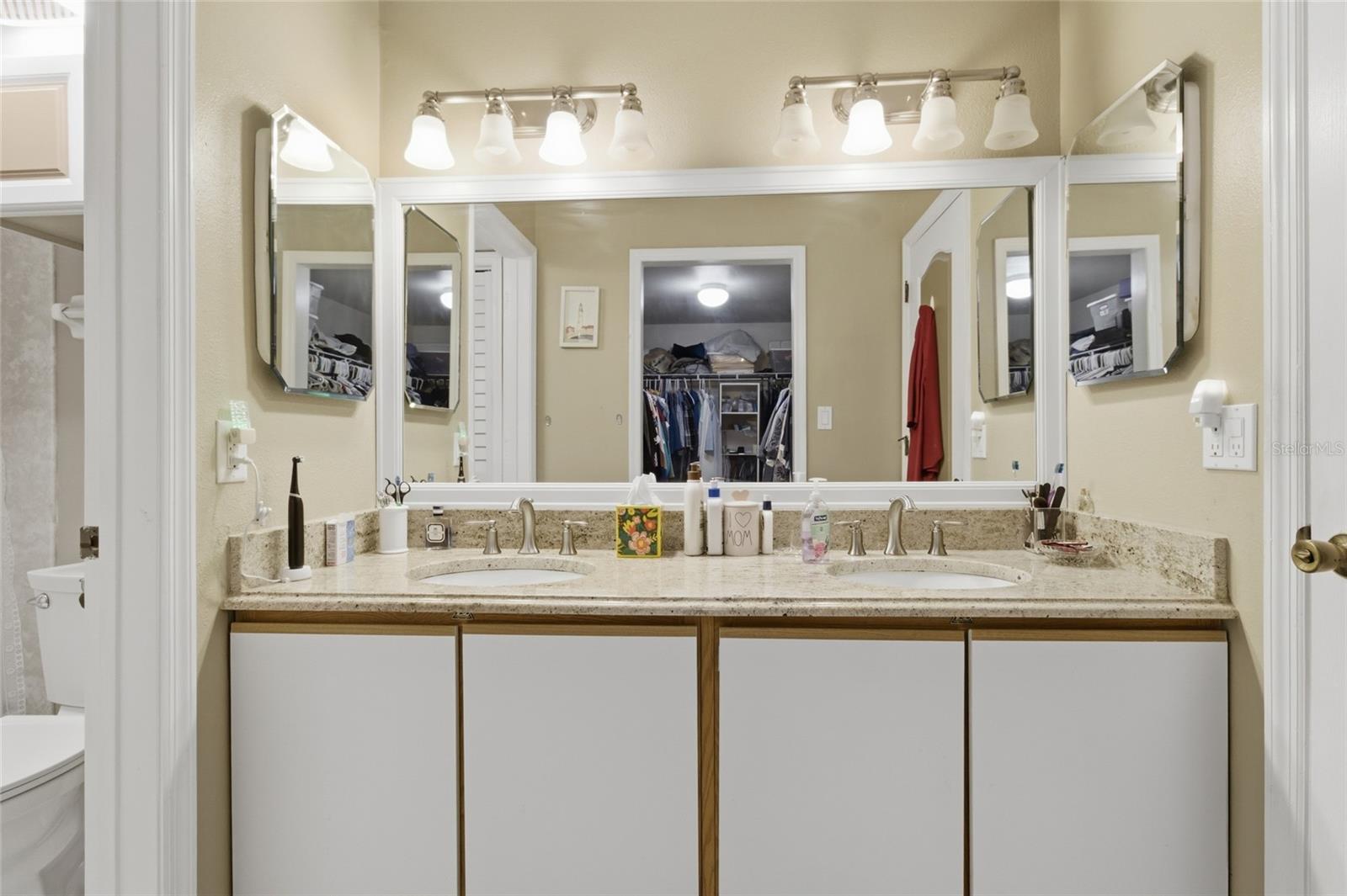 Image 18 of 39 For 5567 Sea Forest Drive 323