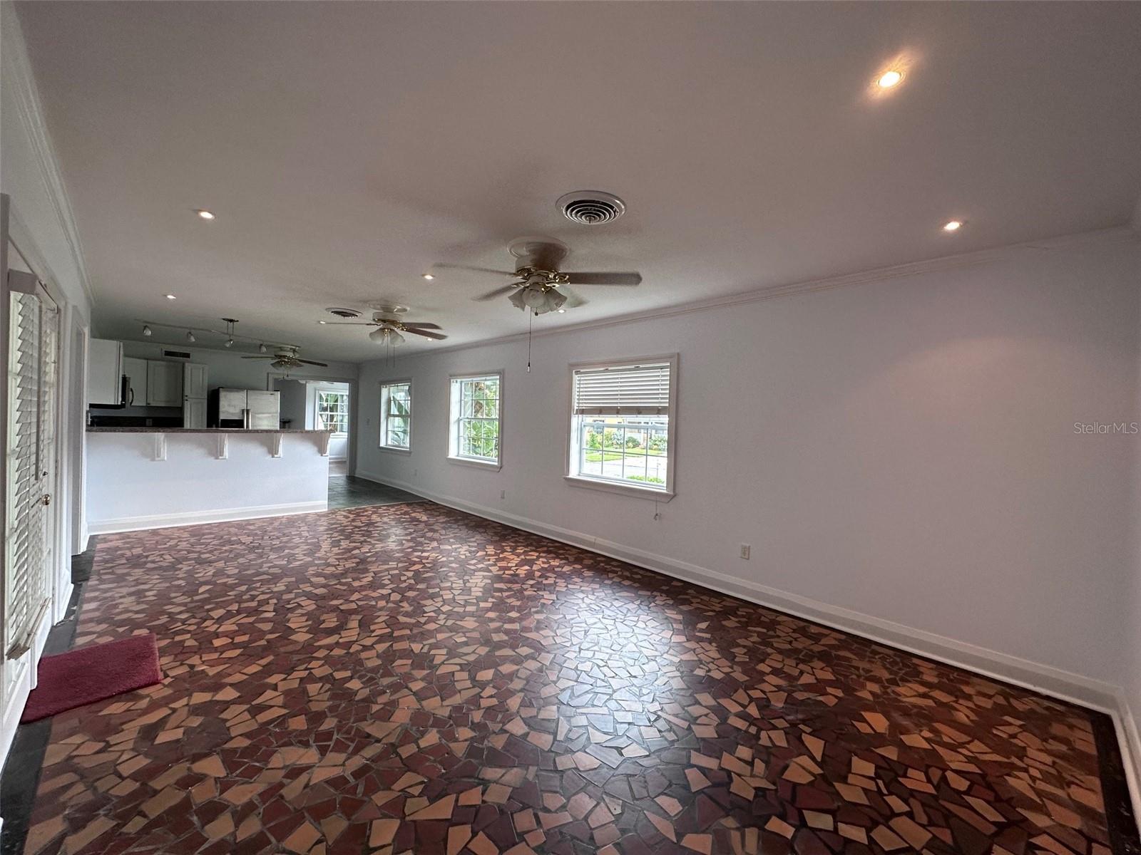 Image 6 of 23 For 315 Sunburst Court