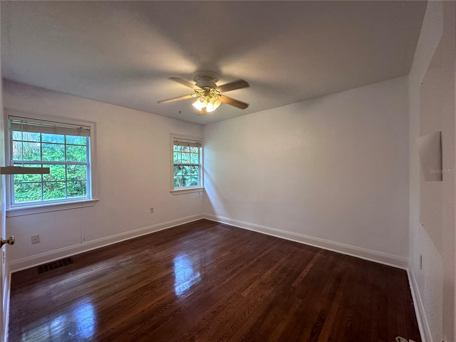 Image 9 of 23 For 315 Sunburst Court
