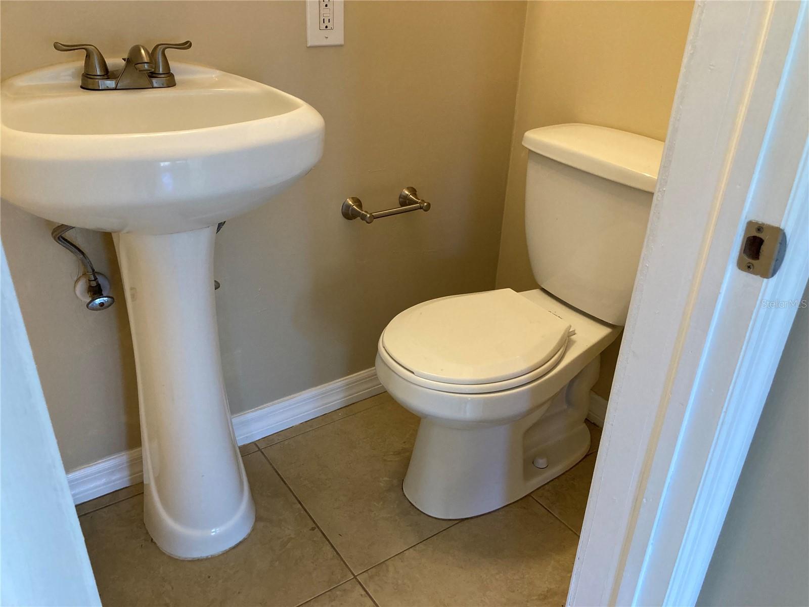 Image 14 of 19 For 5609 1-2 Tangerine Avenue S