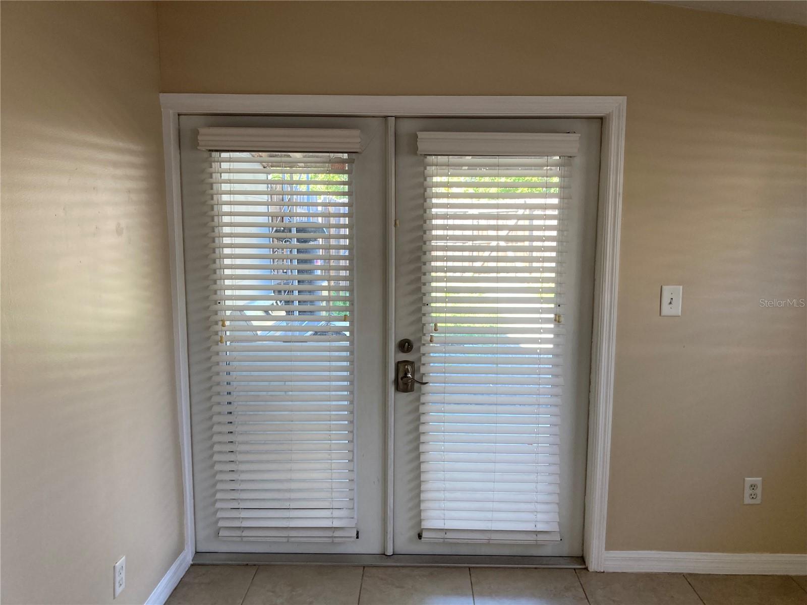 Image 16 of 19 For 5609 1-2 Tangerine Avenue S