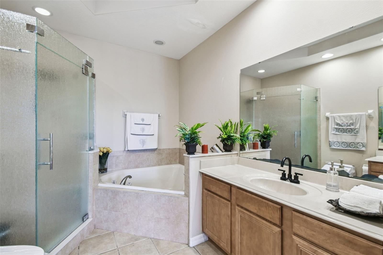 Image 23 of 54 For 2353 Chatham Place Drive