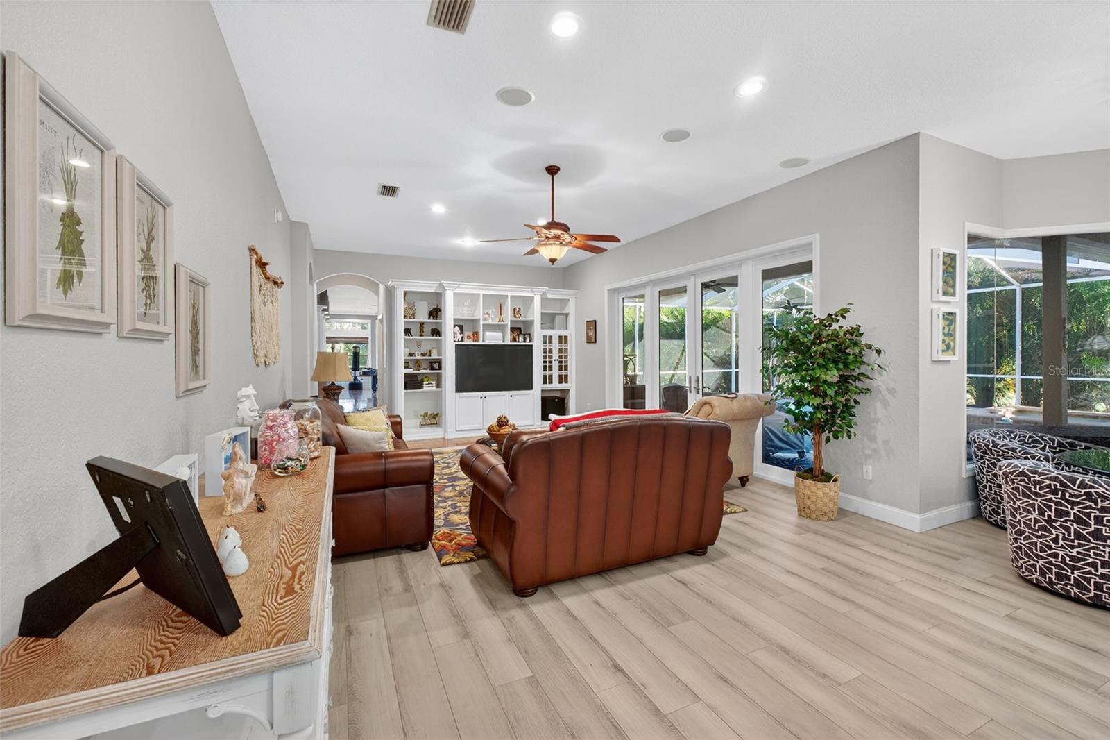 Listing photo id 30 for 15802 Stanton Lane
