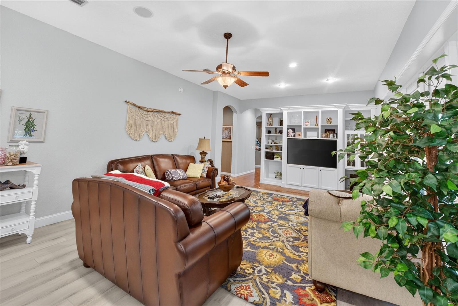 Listing photo id 32 for 15802 Stanton Lane