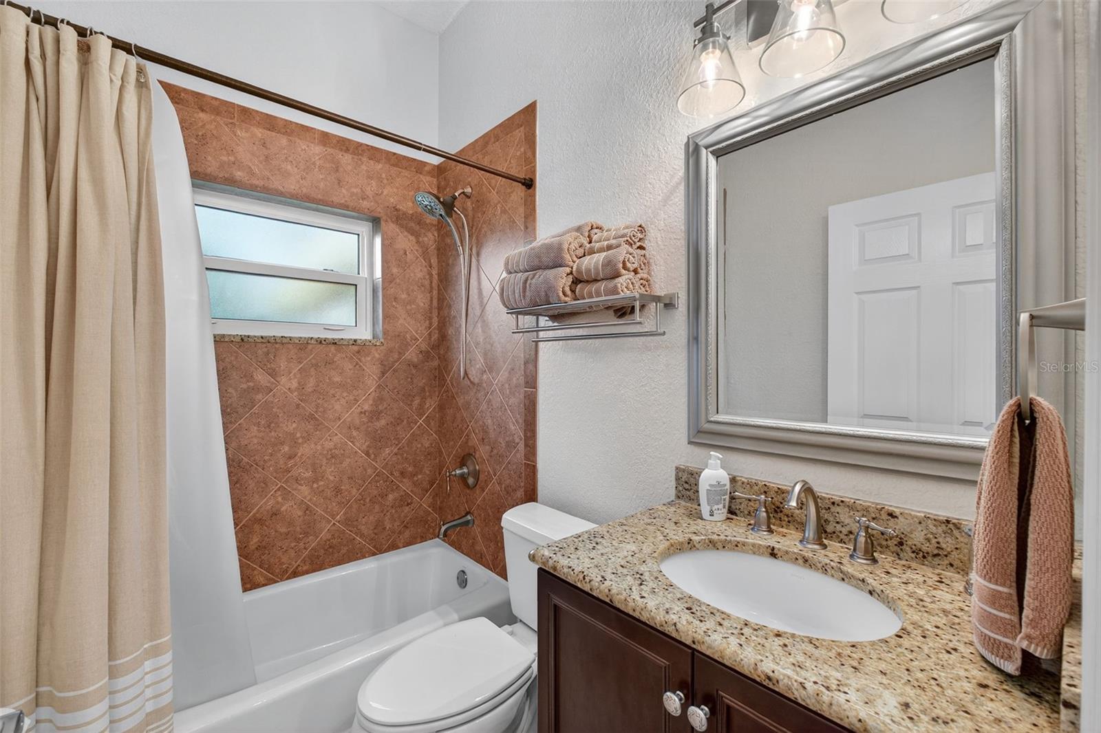Listing photo id 43 for 15802 Stanton Lane