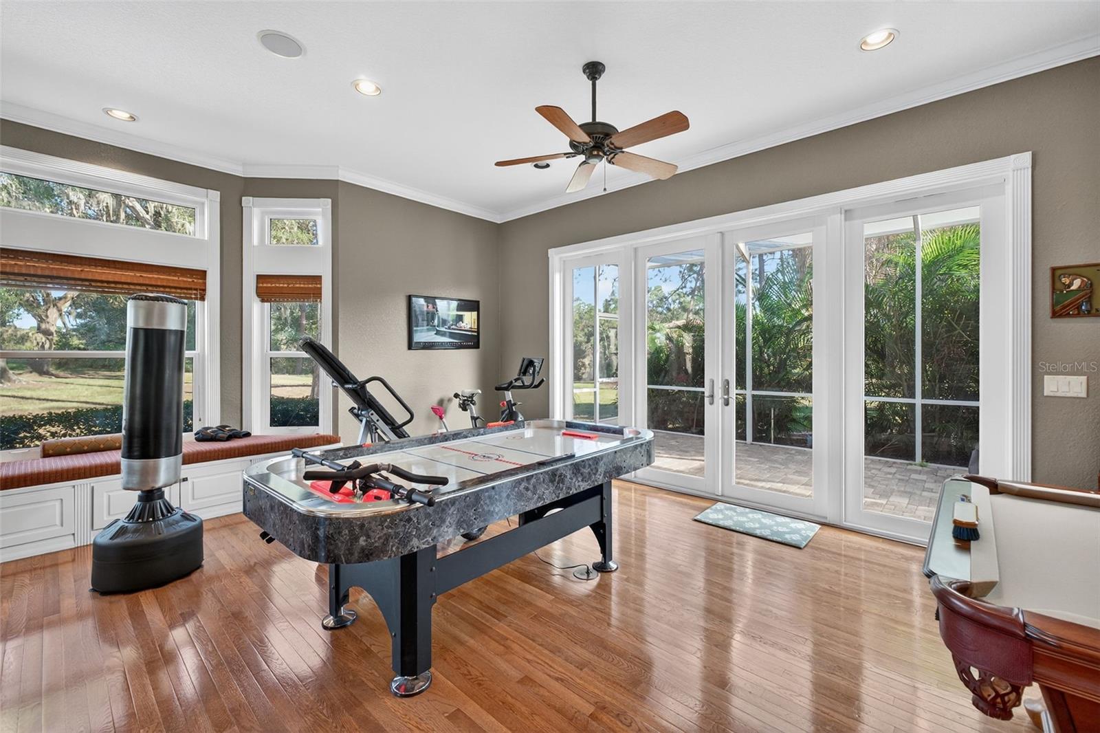 Listing photo id 52 for 15802 Stanton Lane