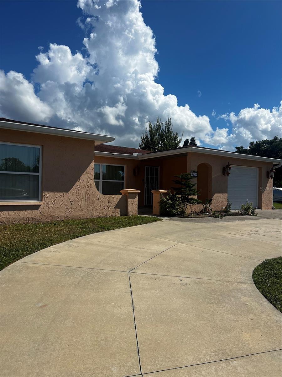 Image 2 of 12 For 9820 Glen Moor Lane