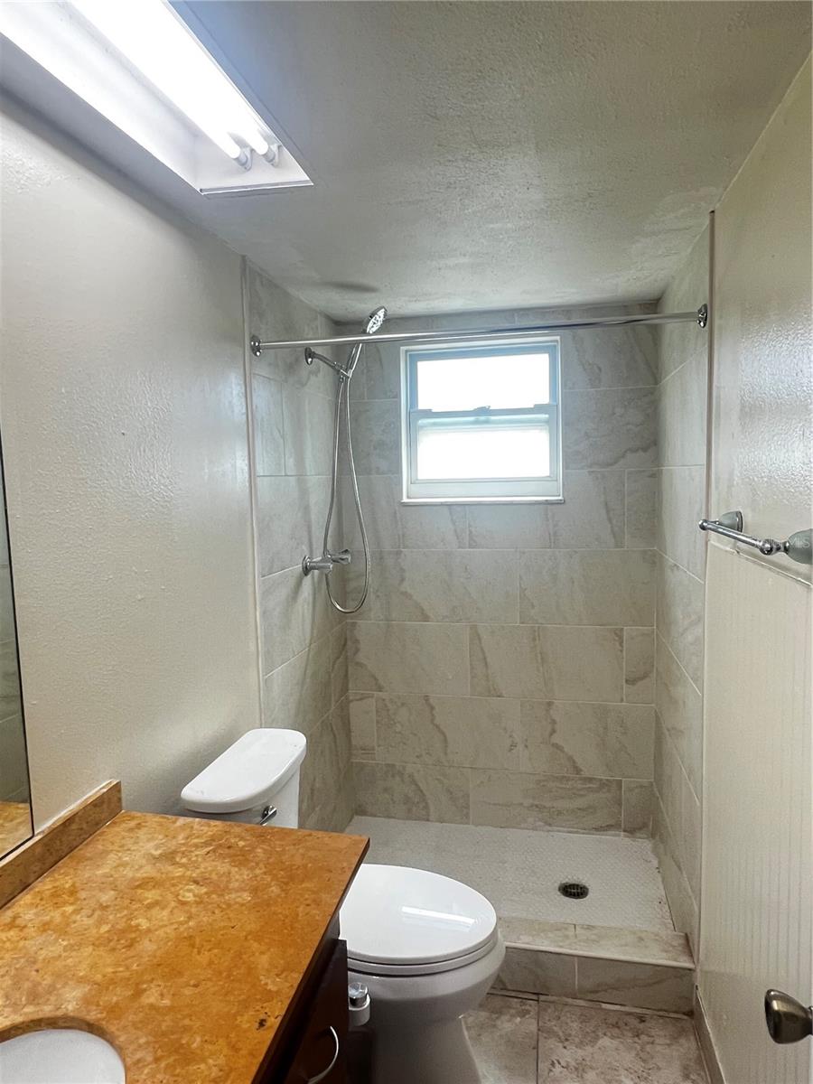 Image 5 of 12 For 9820 Glen Moor Lane