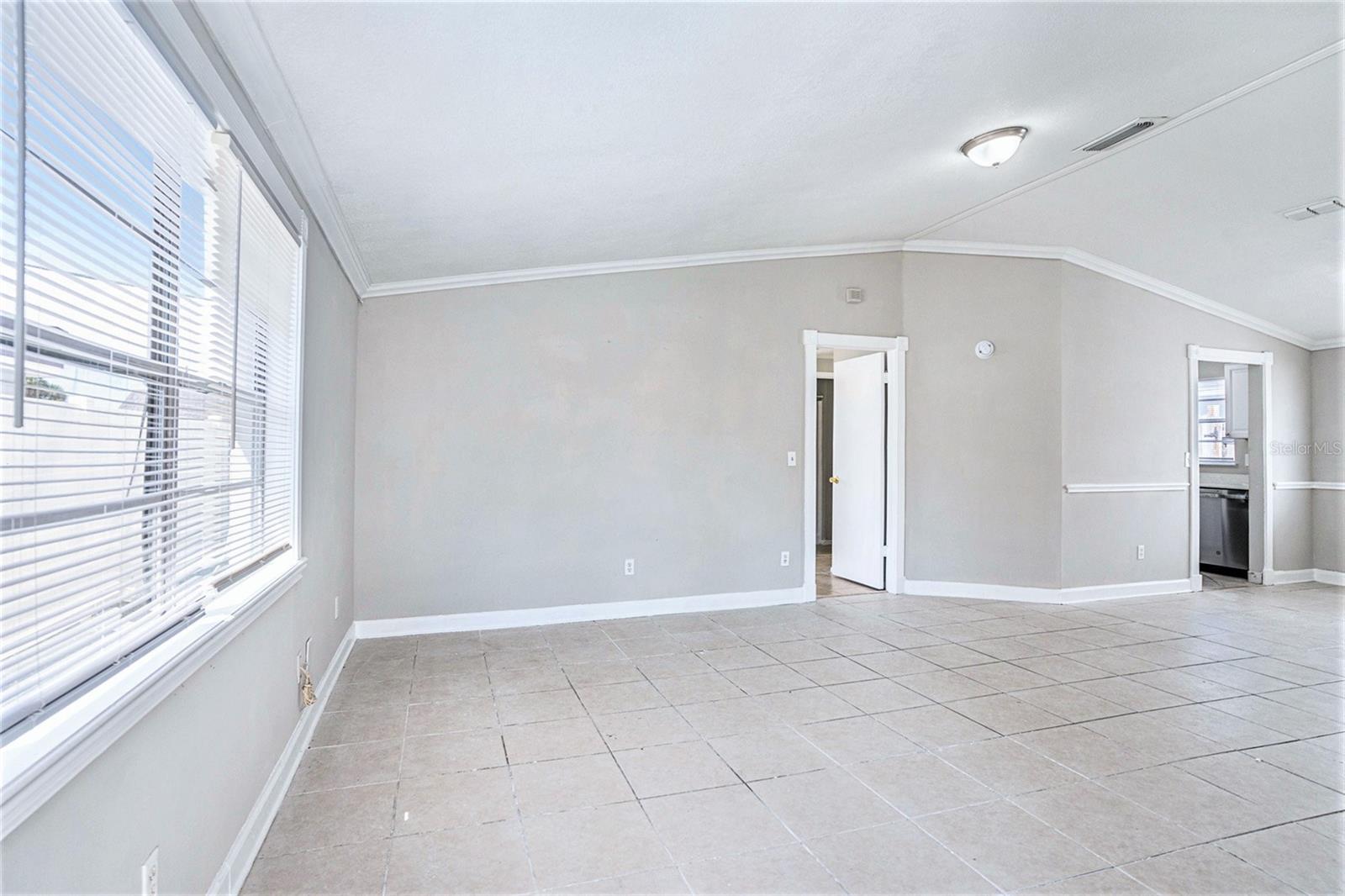 Image 5 of 26 For 8234 Ravencroft Drive