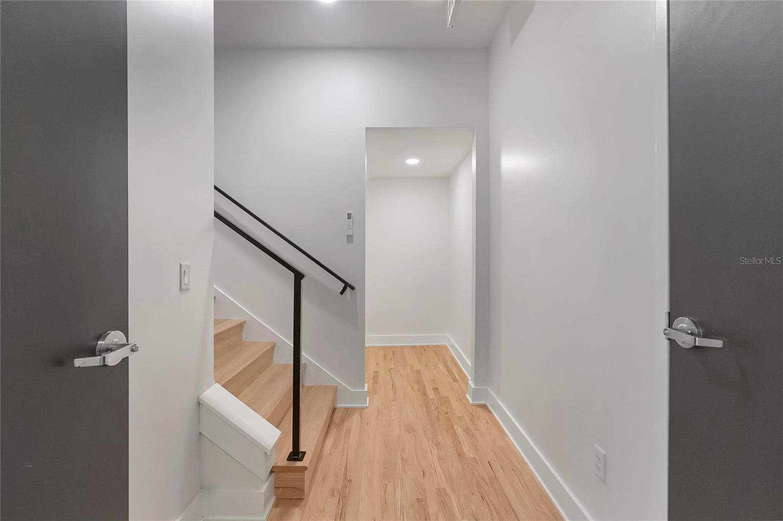 Image 20 of 37 For 2111 Cleveland Street