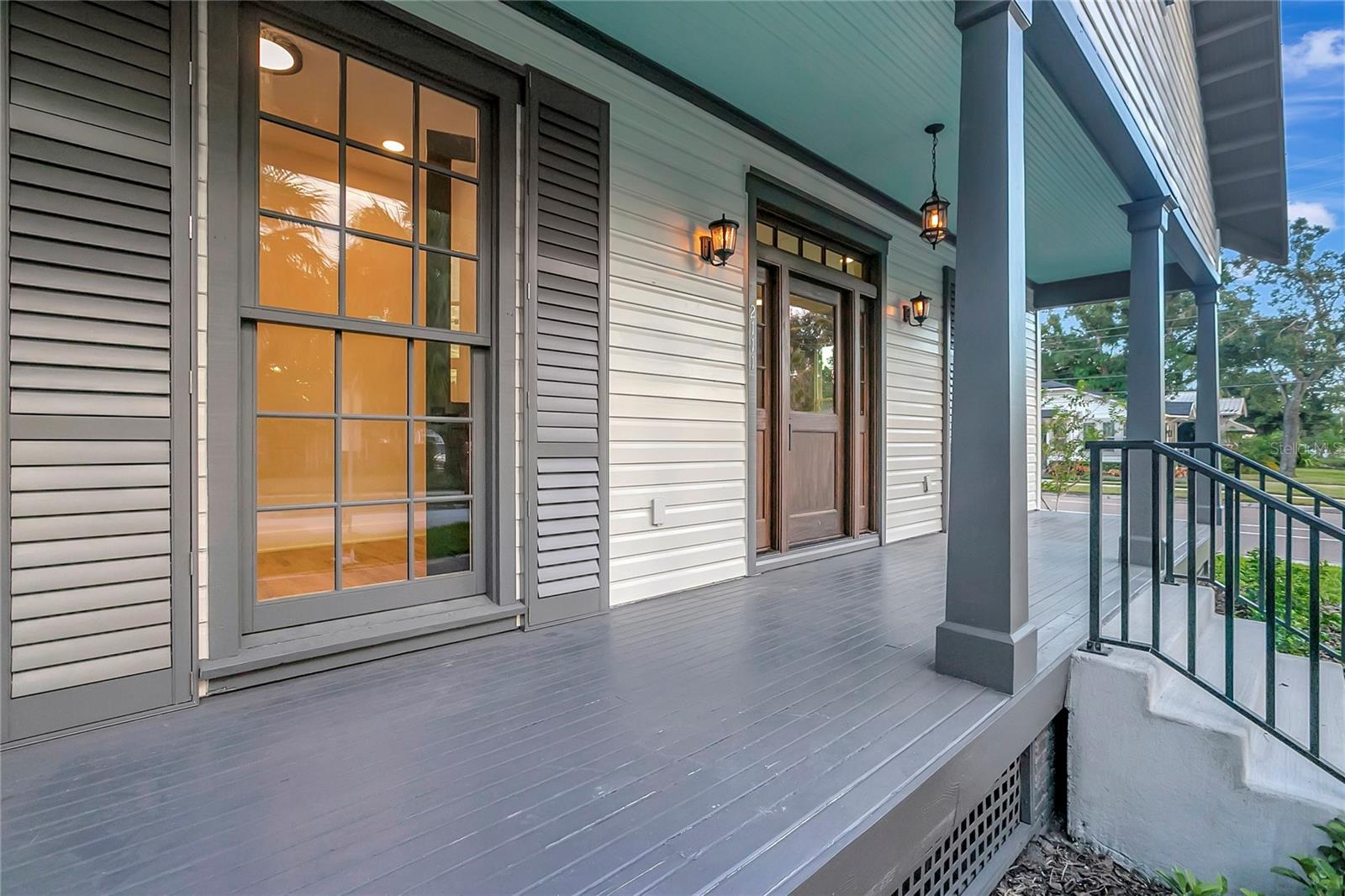 Image 3 of 37 For 2111 Cleveland Street