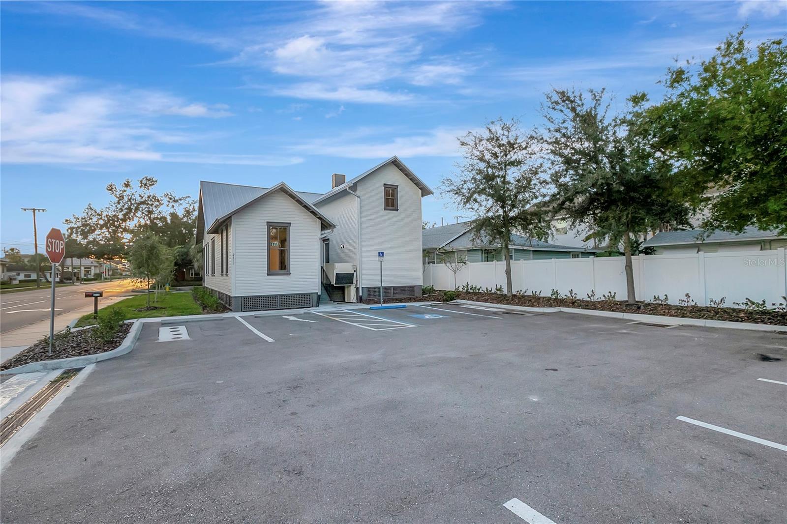 Image 36 of 37 For 2111 Cleveland Street