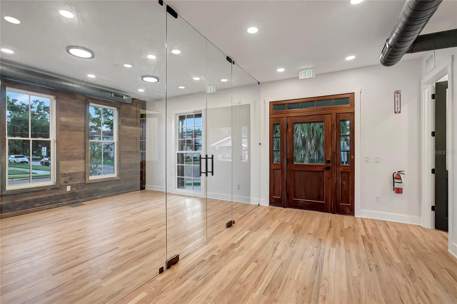 Image 5 of 37 For 2111 Cleveland Street