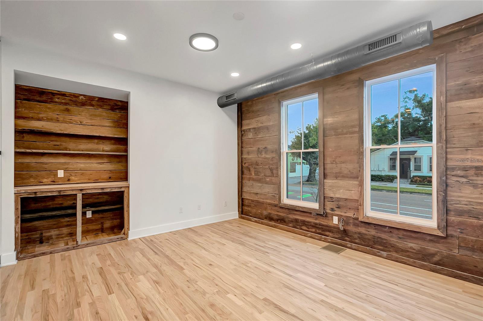 Image 7 of 37 For 2111 Cleveland Street