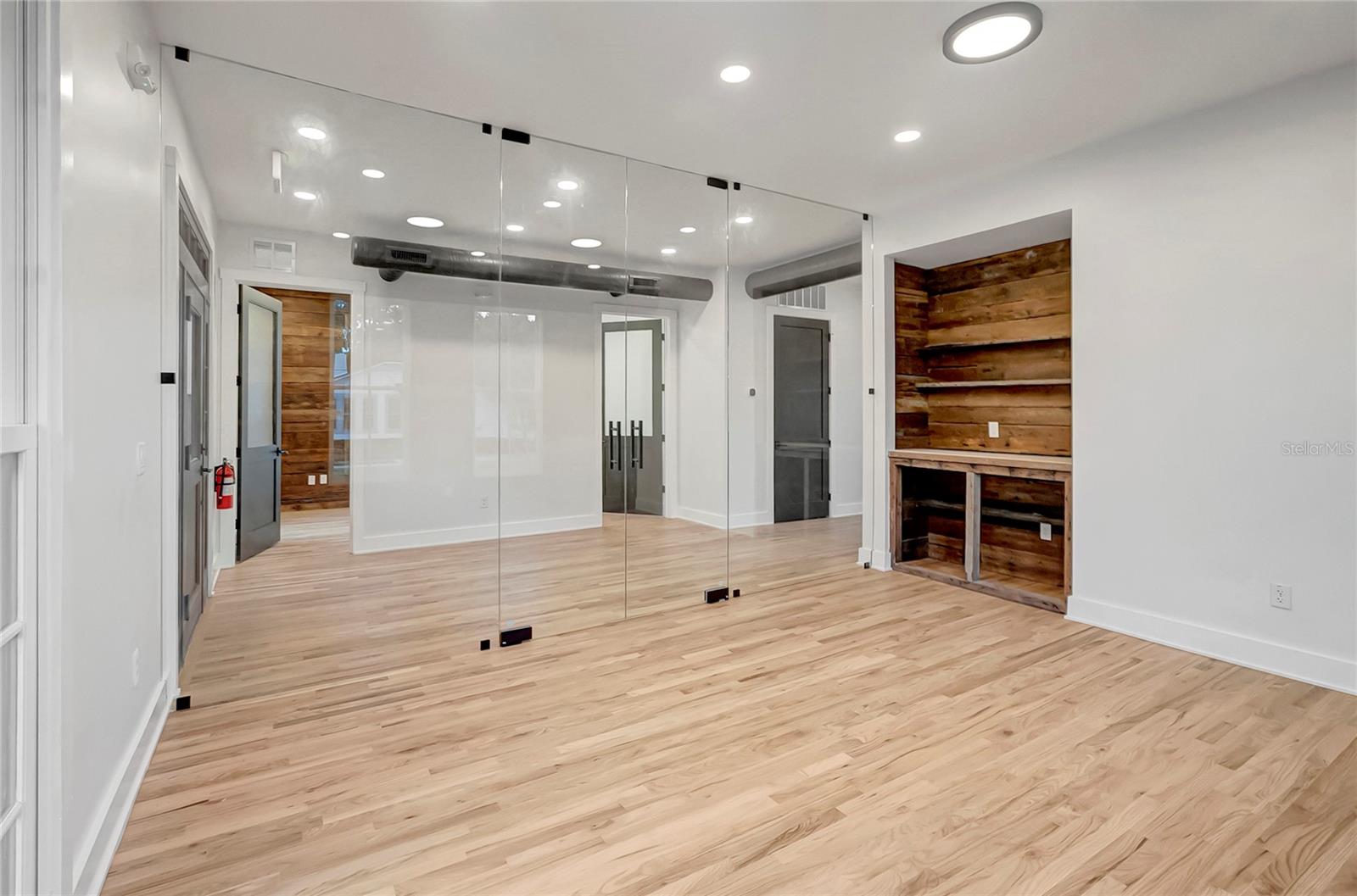 Image 8 of 37 For 2111 Cleveland Street