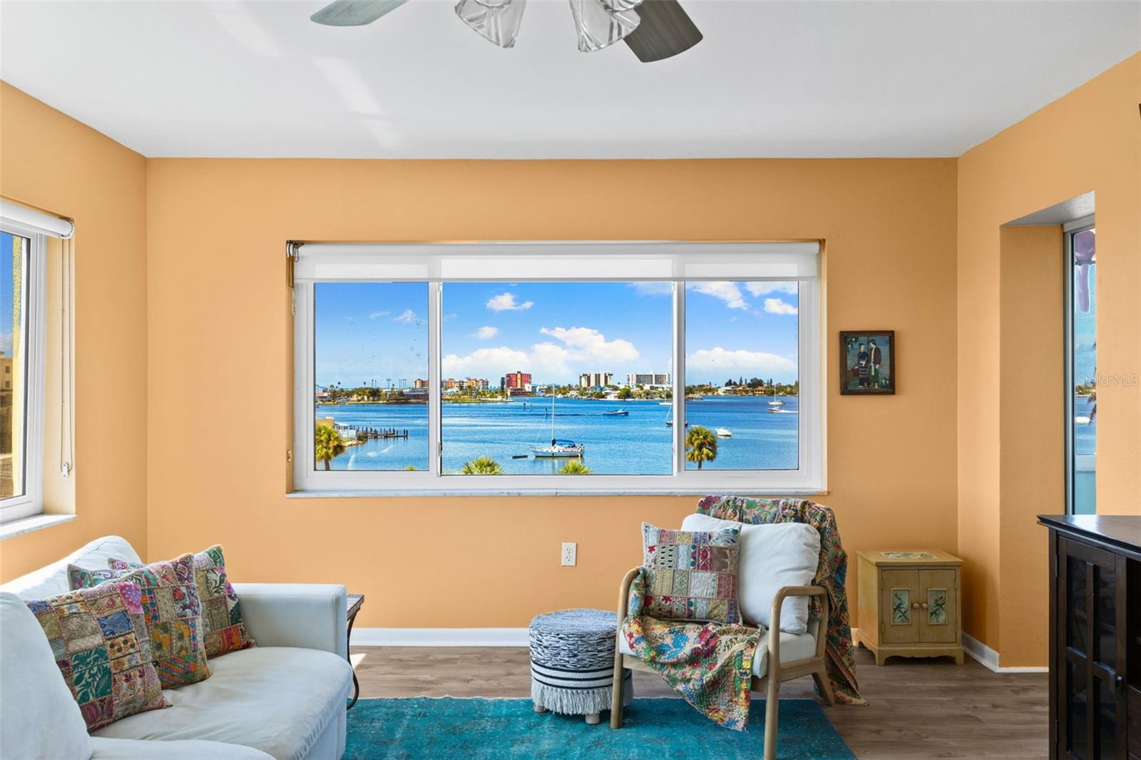 Image 11 of 46 For 4550 Cove Circle 501