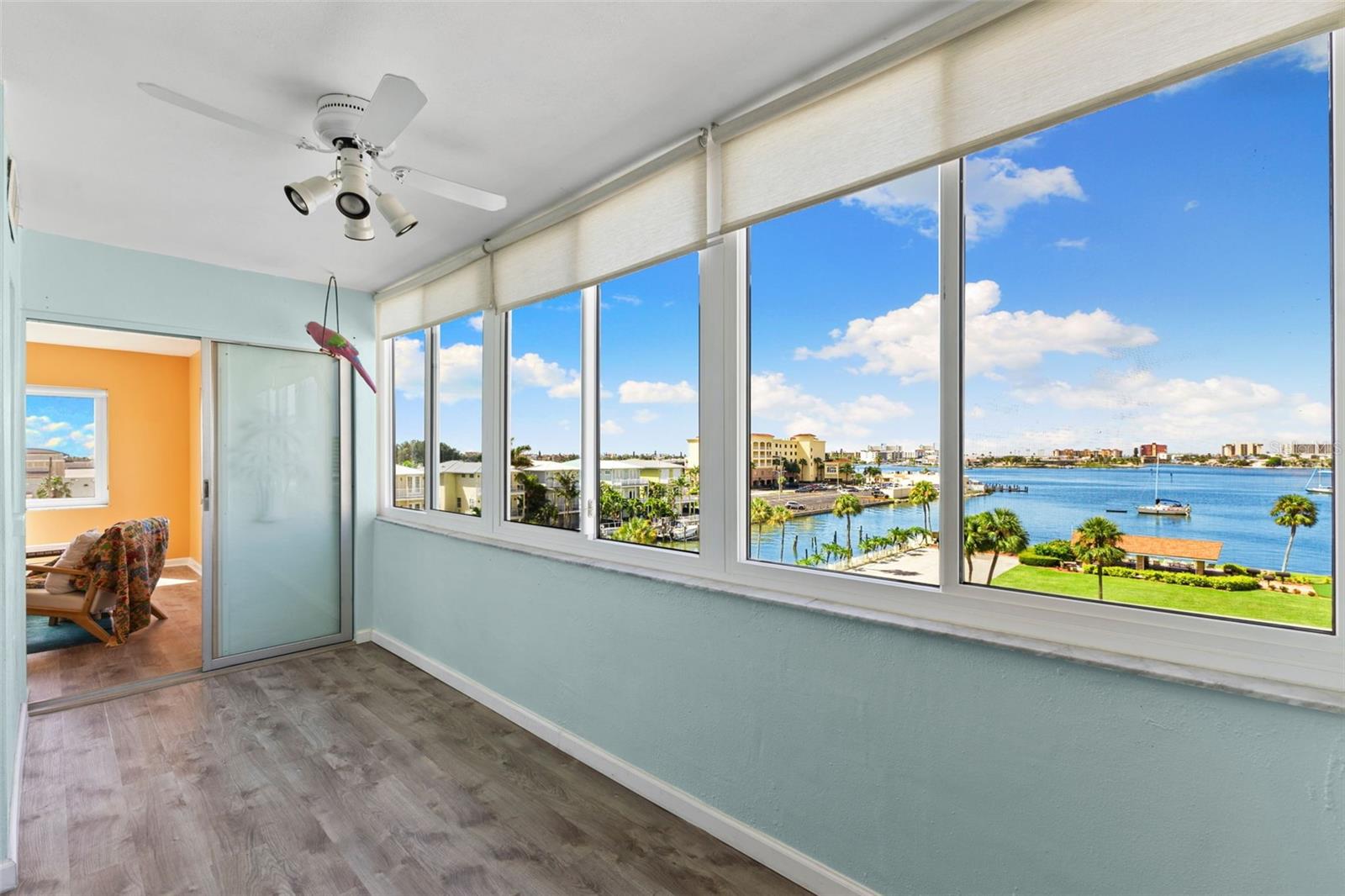 Image 16 of 46 For 4550 Cove Circle 501