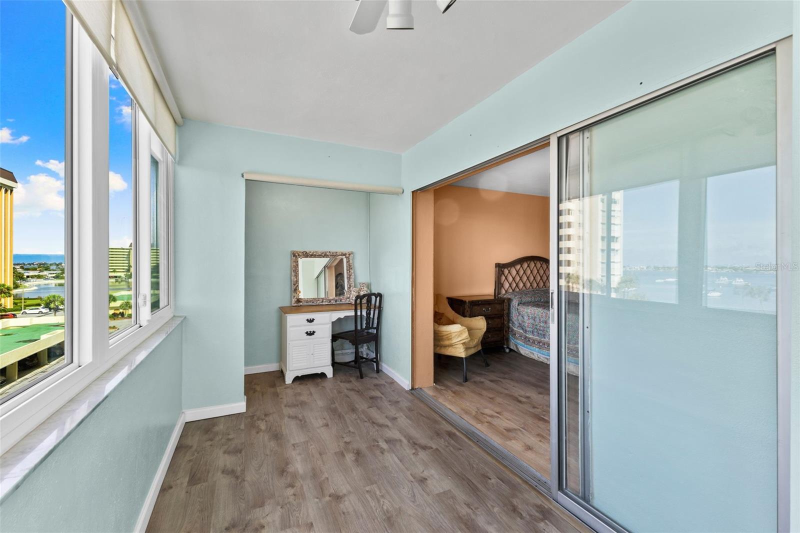 Image 17 of 46 For 4550 Cove Circle 501