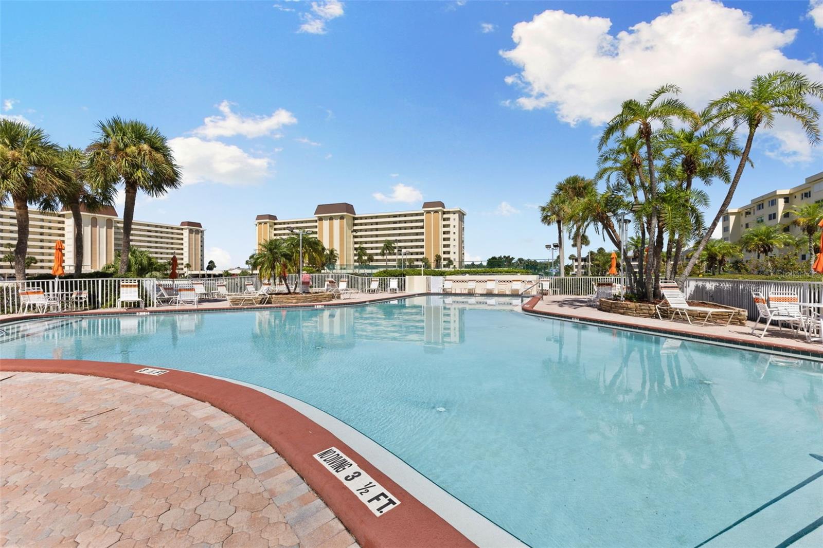 Image 31 of 46 For 4550 Cove Circle 501
