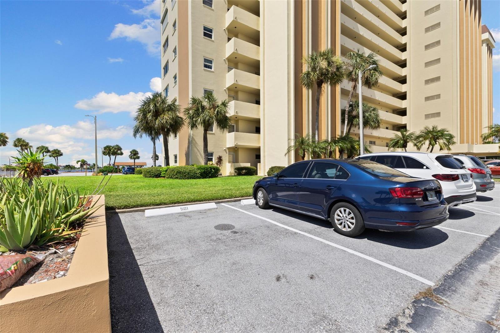 Image 34 of 46 For 4550 Cove Circle 501