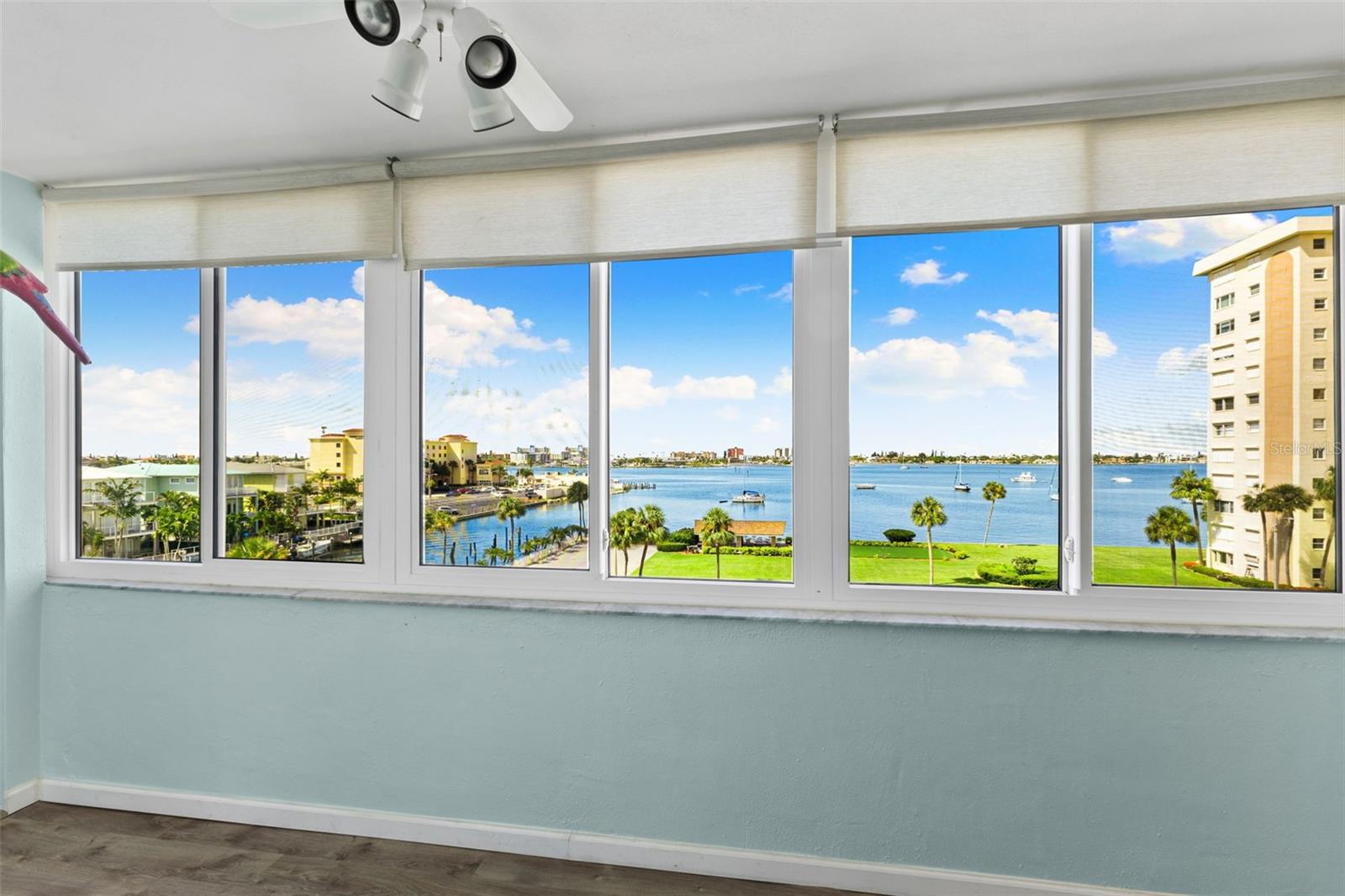 Image 5 of 46 For 4550 Cove Circle 501