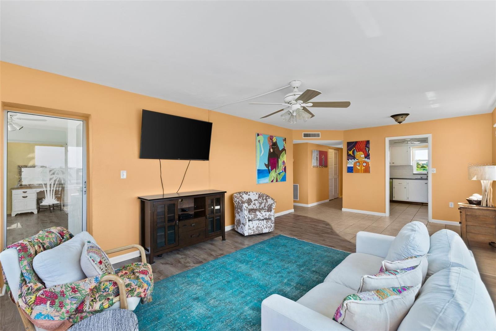 Image 7 of 46 For 4550 Cove Circle 501