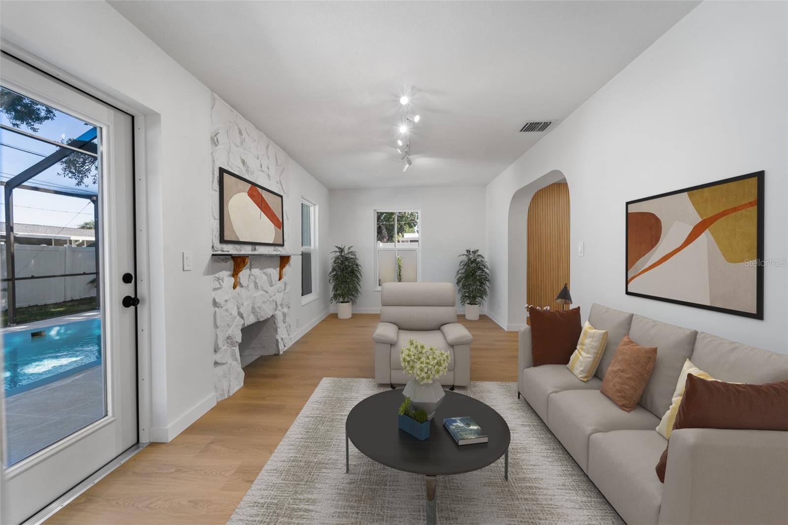 Listing photo id 11 for 1559 78th Terrace N