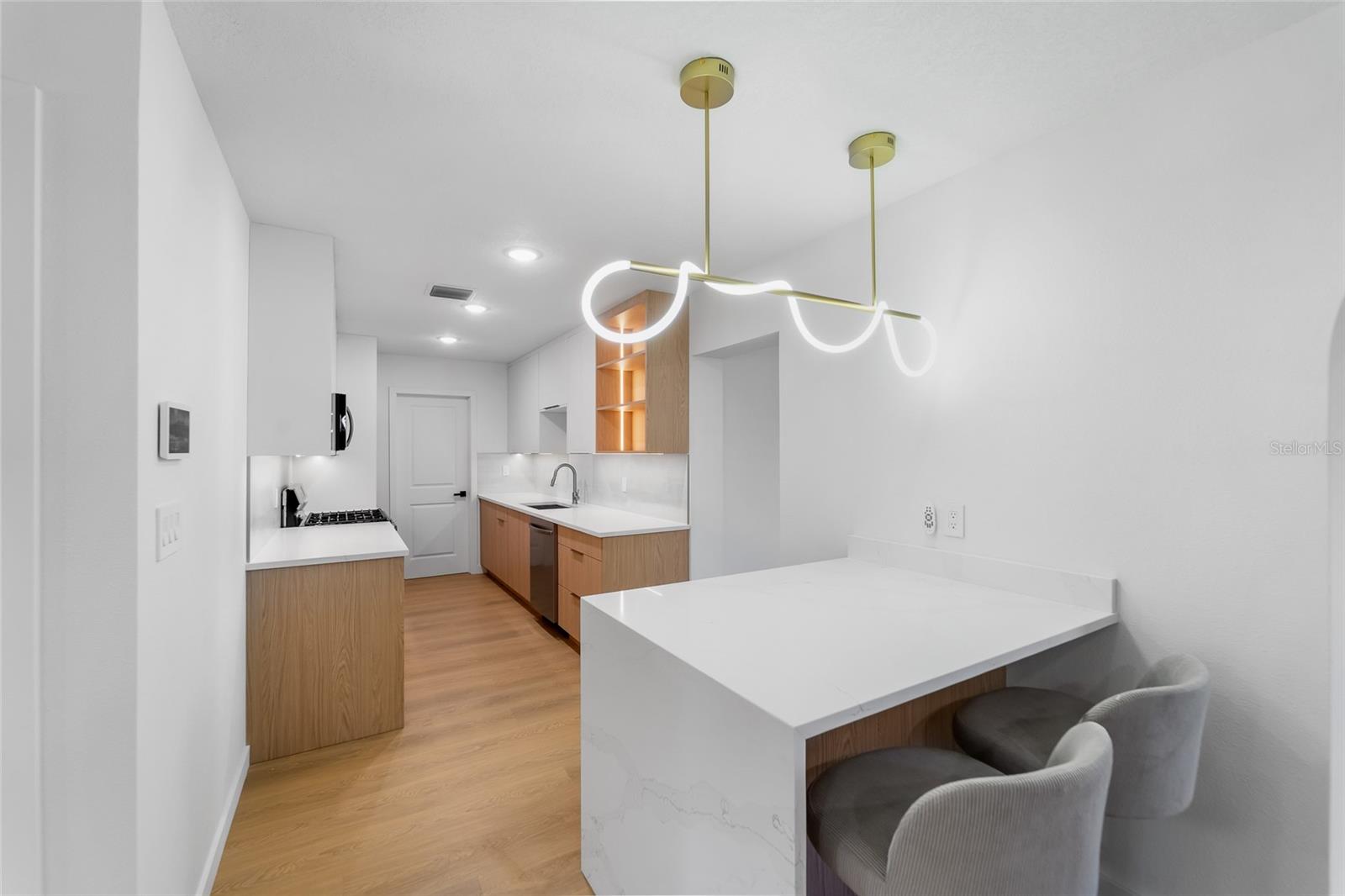 Listing photo id 7 for 1559 78th Terrace N