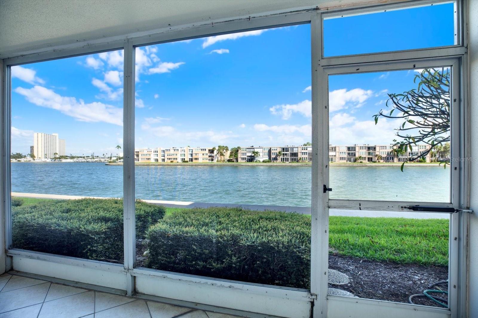 Image 18 of 36 For 7625 Sun Island Drive S 107