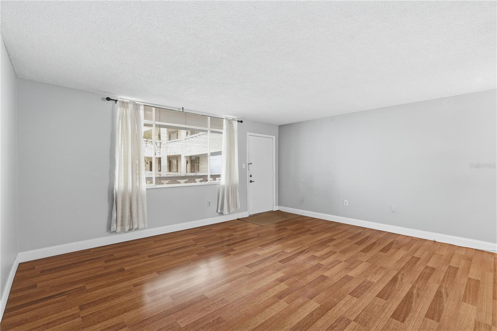 Image 17 of 39 For 2630 Pearce Drive 208