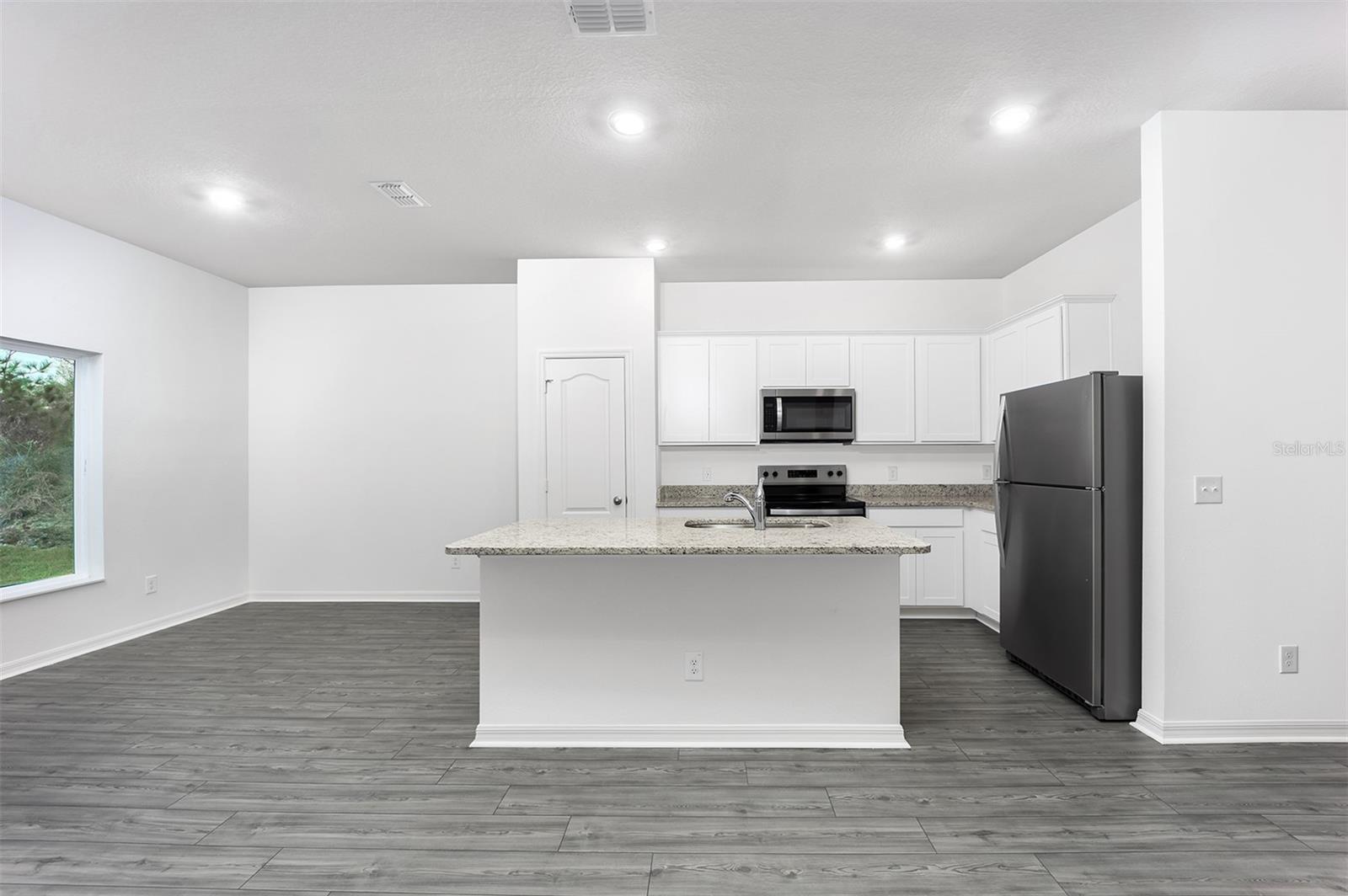 Image 5 of 16 For 381 Amberjack Court