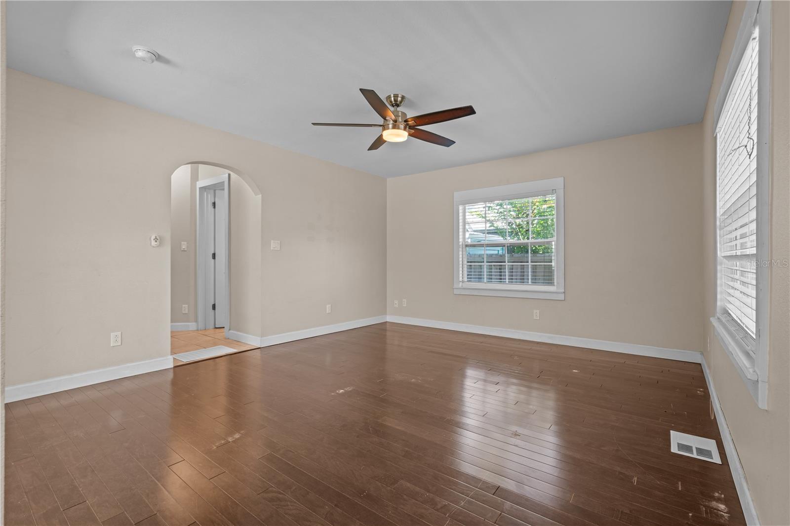 Image 12 of 32 For 222 25th Street N