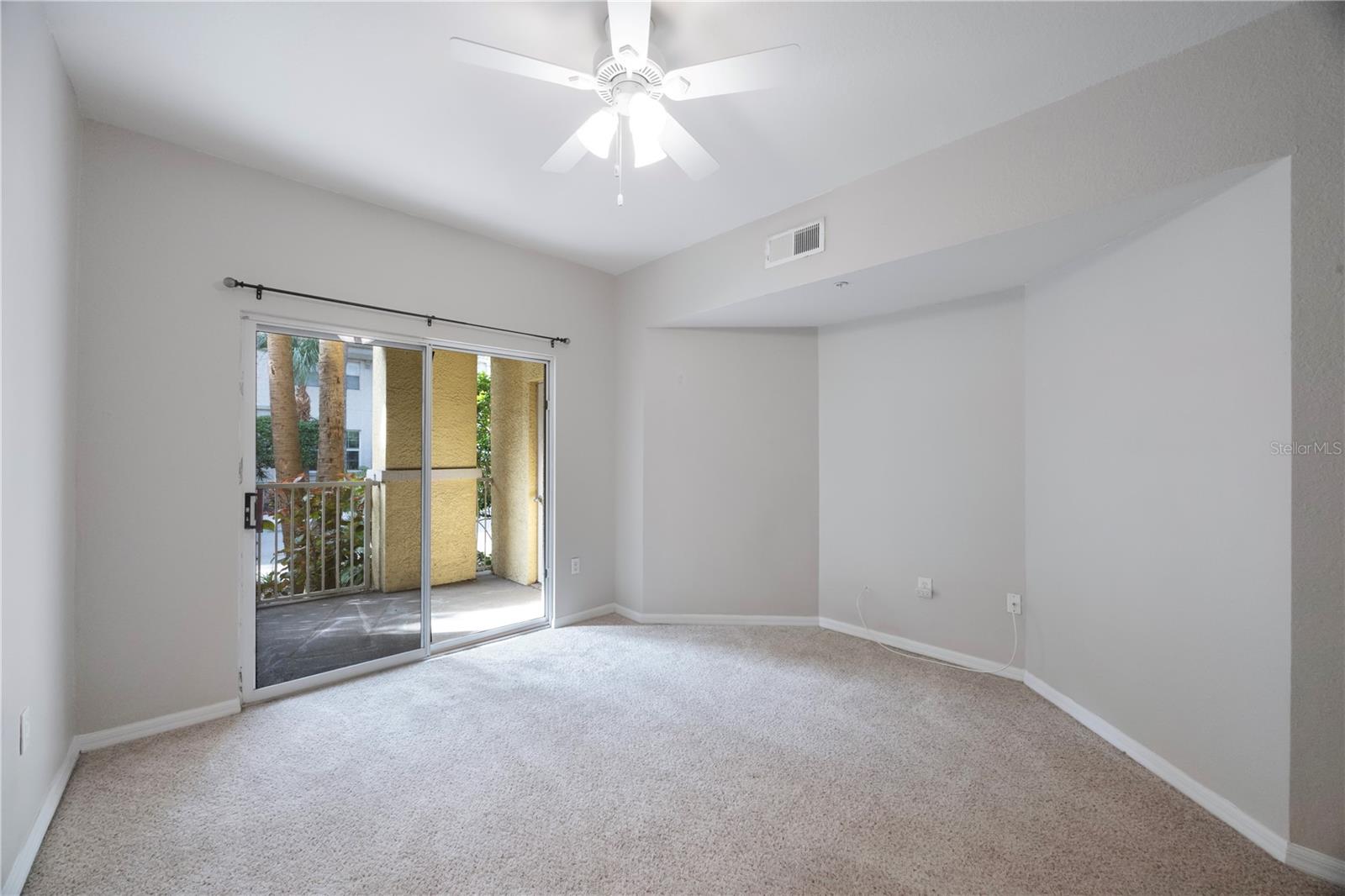 Image 10 of 41 For 410 Armenia Avenue 919b