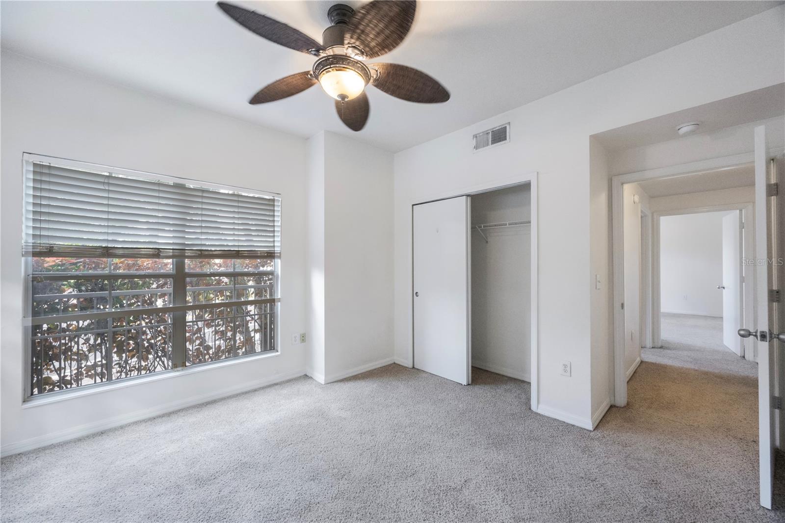 Image 24 of 41 For 410 Armenia Avenue 919b