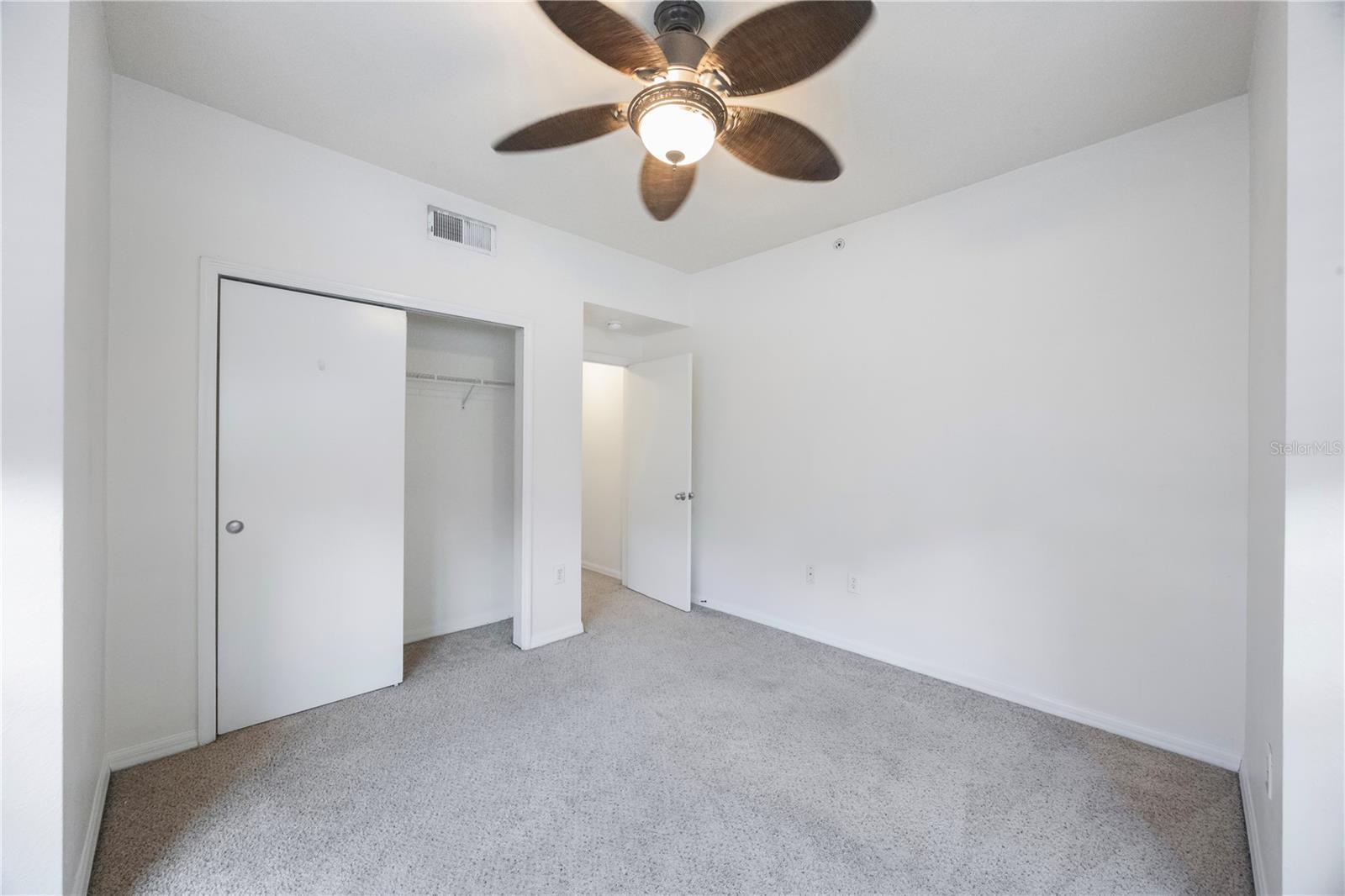 Image 25 of 41 For 410 Armenia Avenue 919b