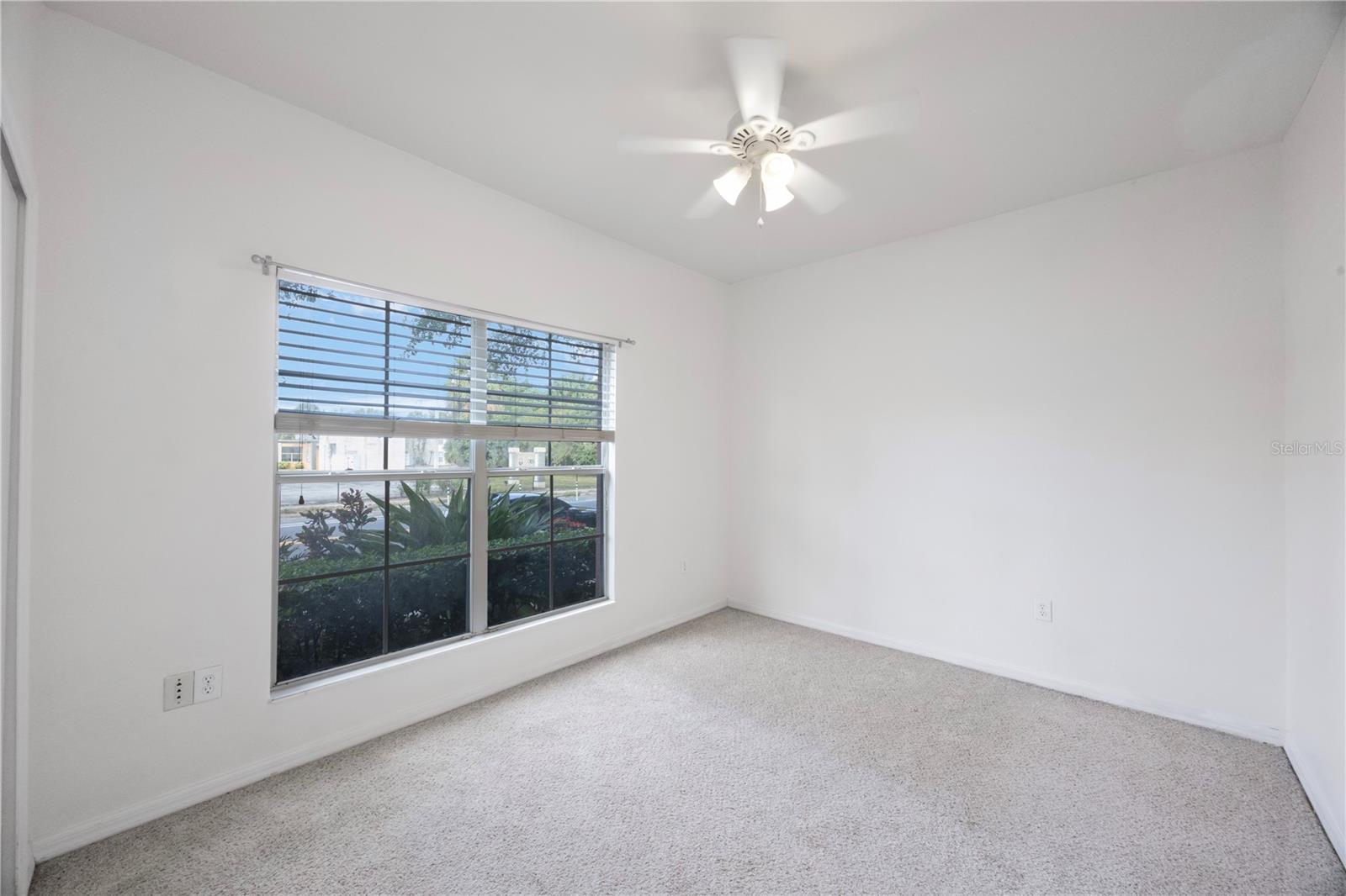 Image 28 of 41 For 410 Armenia Avenue 919b