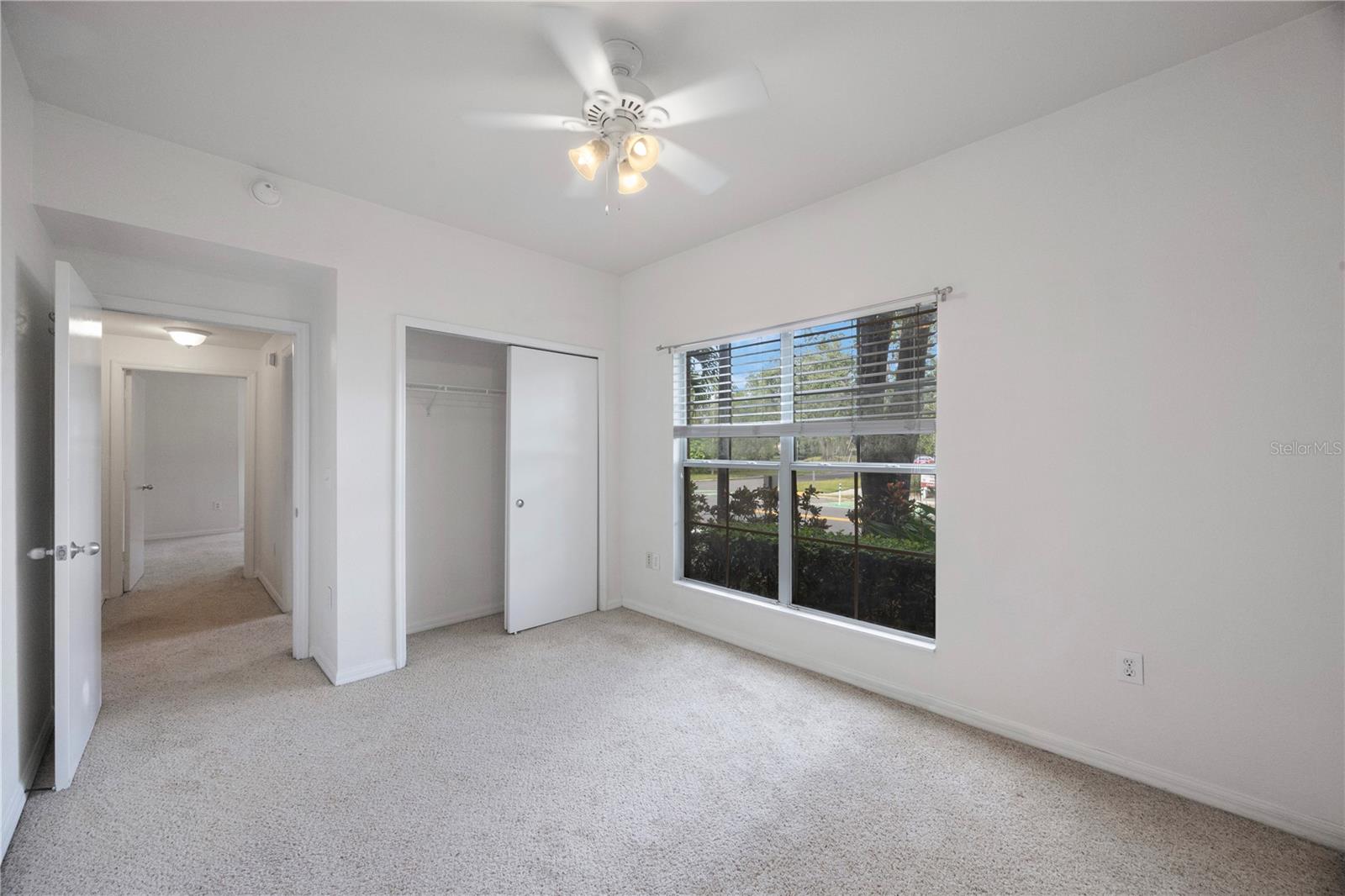 Image 29 of 41 For 410 Armenia Avenue 919b