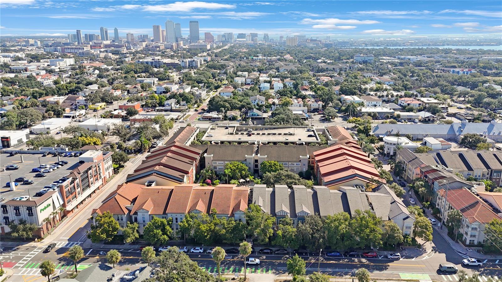 Image 33 of 41 For 410 Armenia Avenue 919b