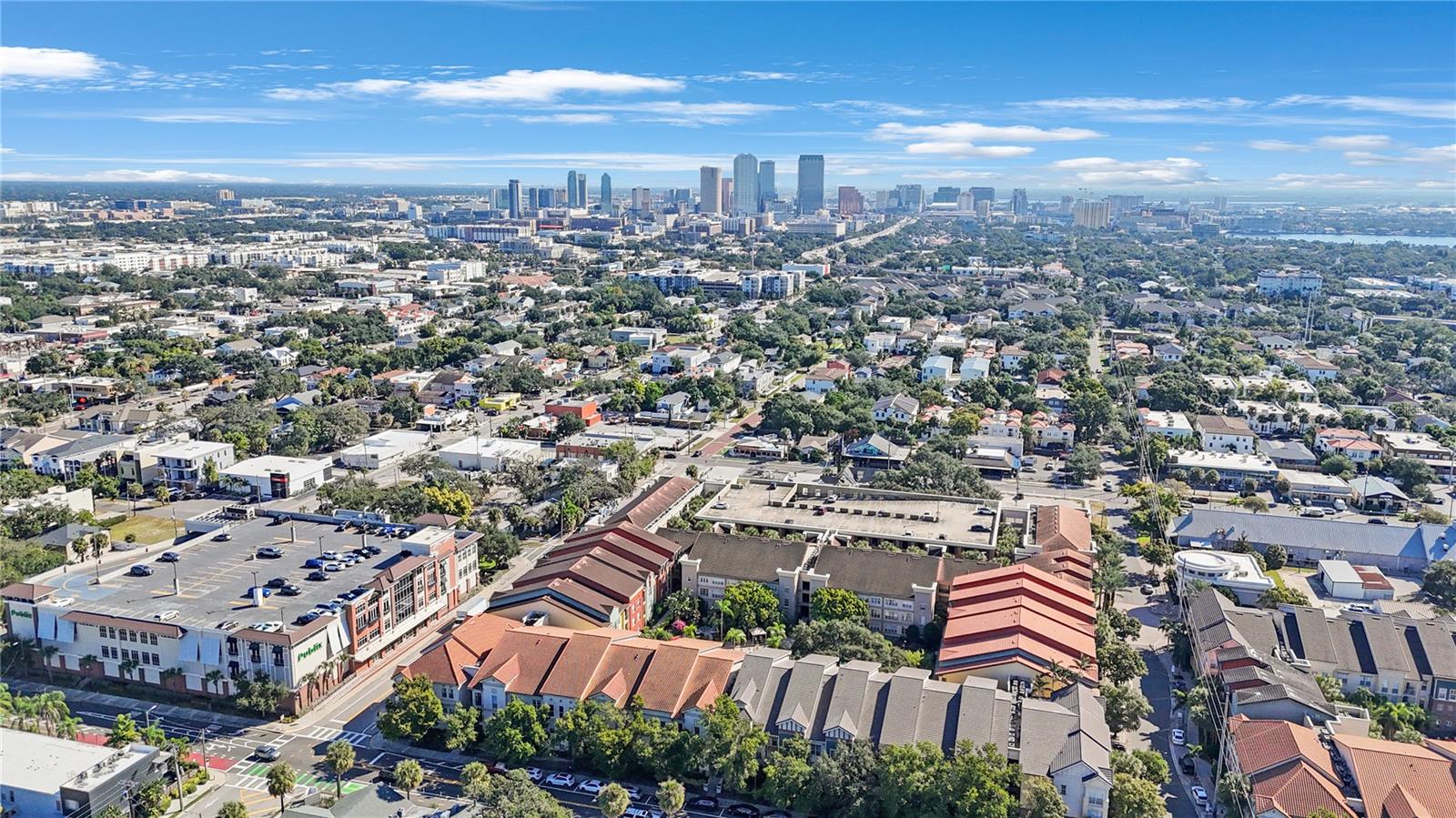 Image 34 of 41 For 410 Armenia Avenue 919b