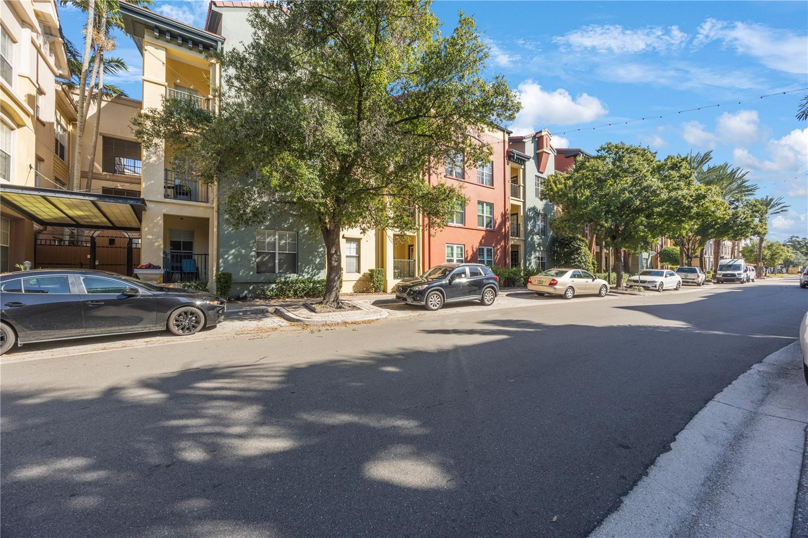 Image 40 of 41 For 410 Armenia Avenue 919b