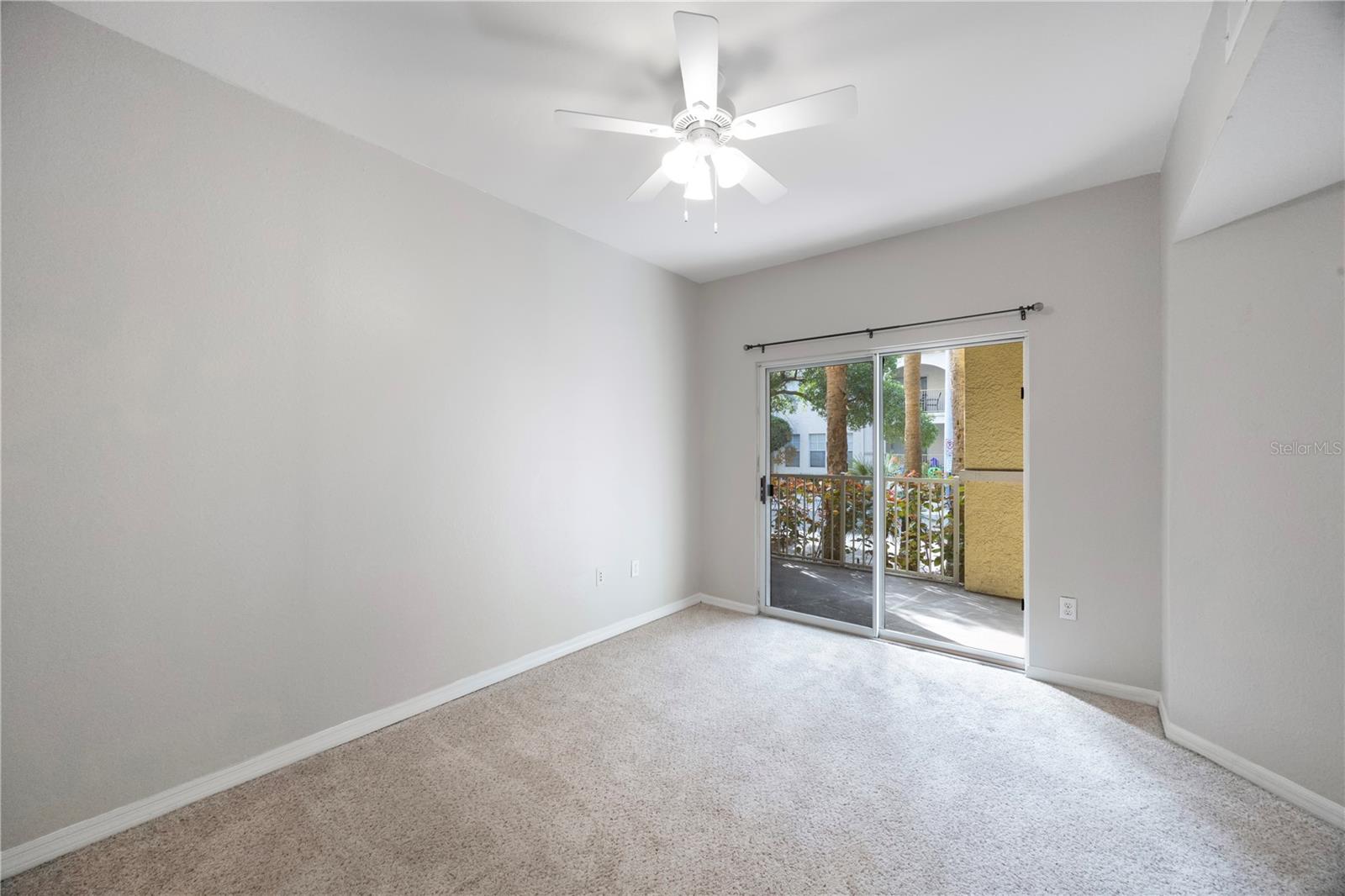 Image 9 of 41 For 410 Armenia Avenue 919b