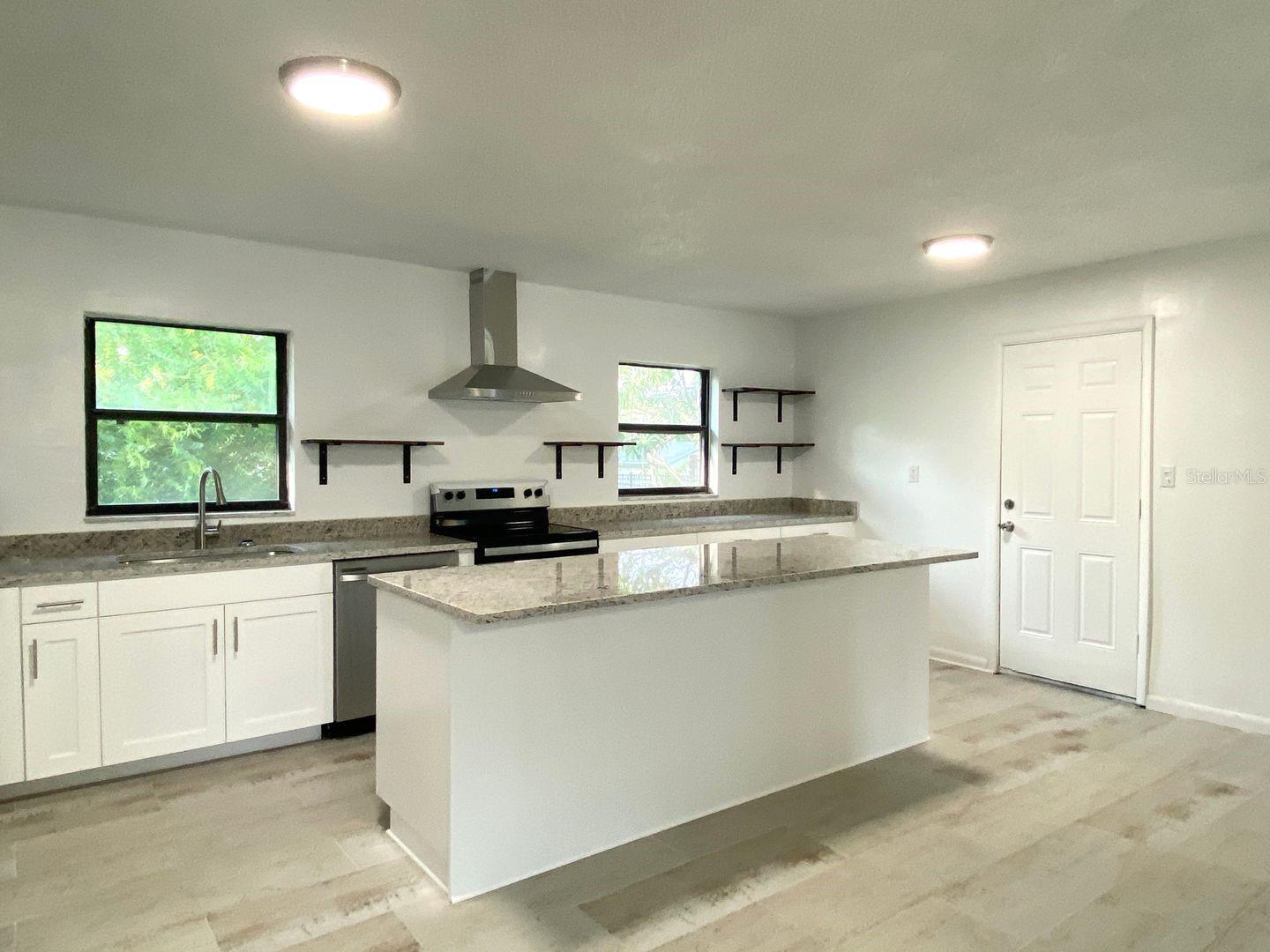 Image 5 of 15 For 1612 33rd Avenue