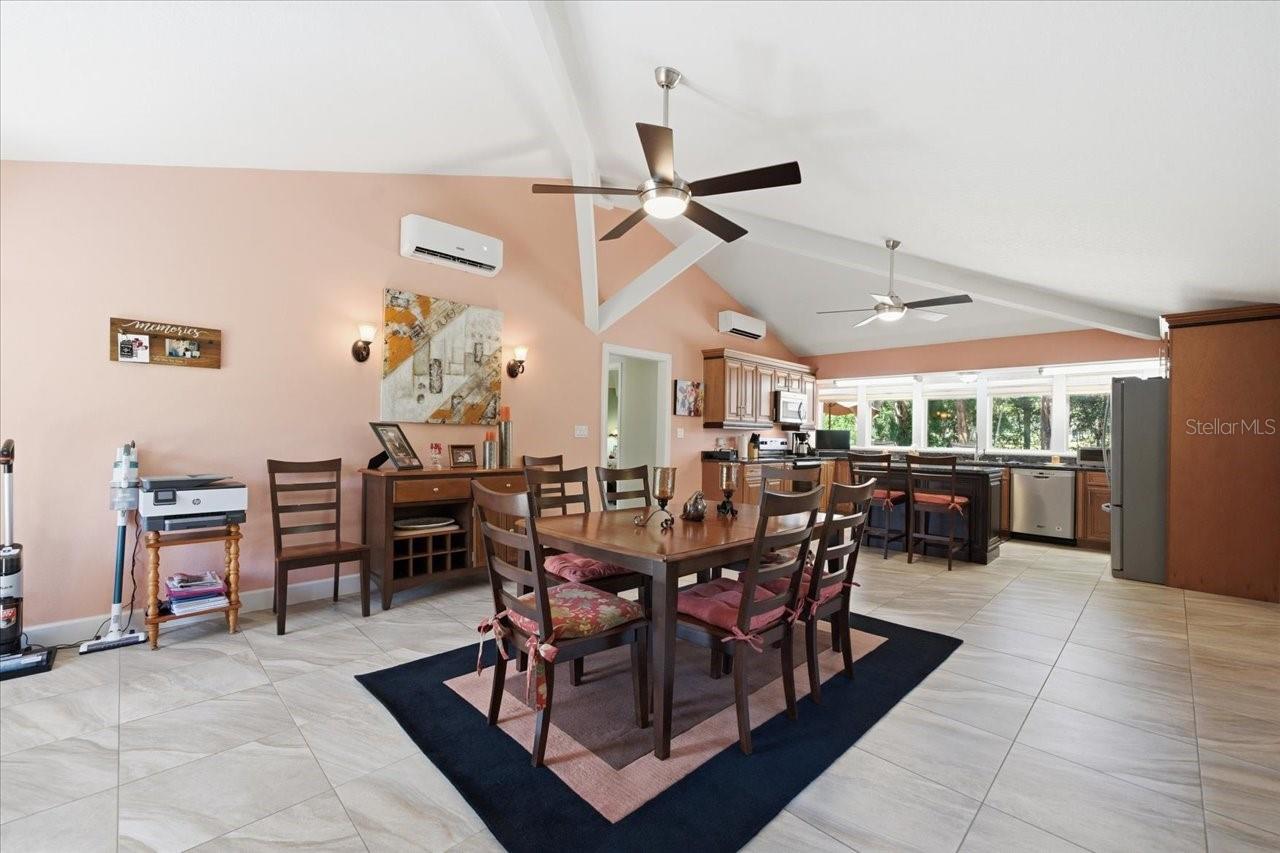 Listing photo id 9 for 22063 Lake Lindsey Road