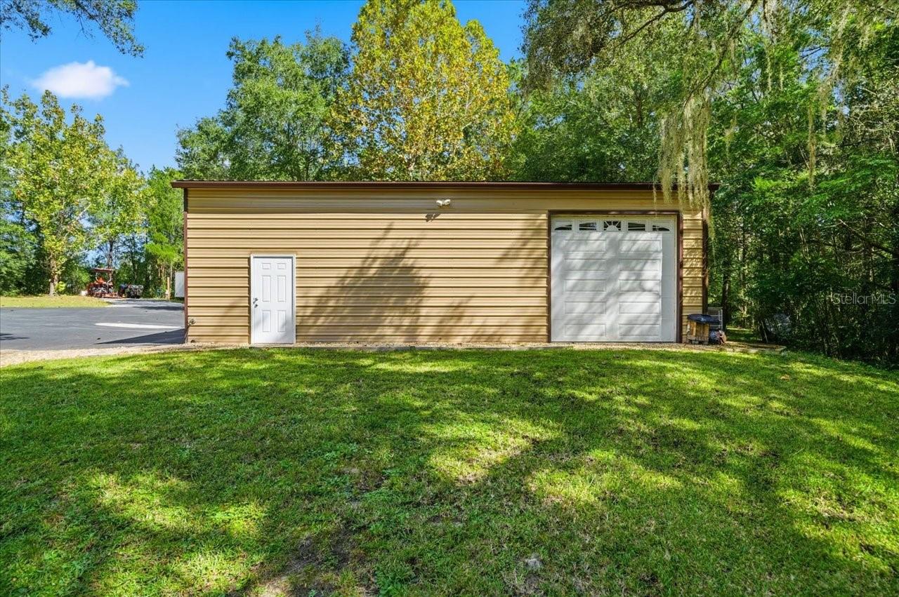 Listing photo id 23 for 22063 Lake Lindsey Road