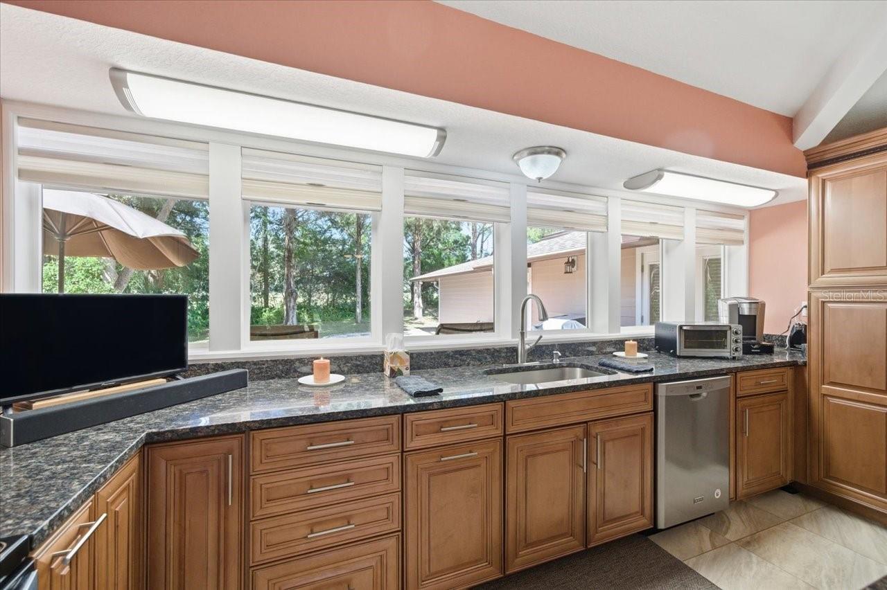 Listing photo id 5 for 22063 Lake Lindsey Road