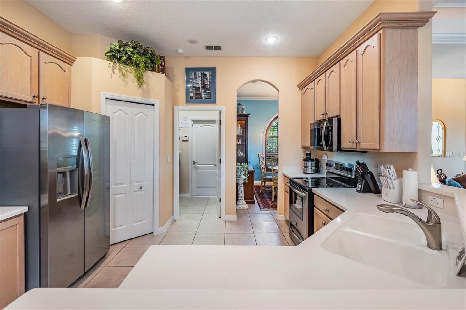 Listing photo id 17 for 13514 Thoroughbred Drive