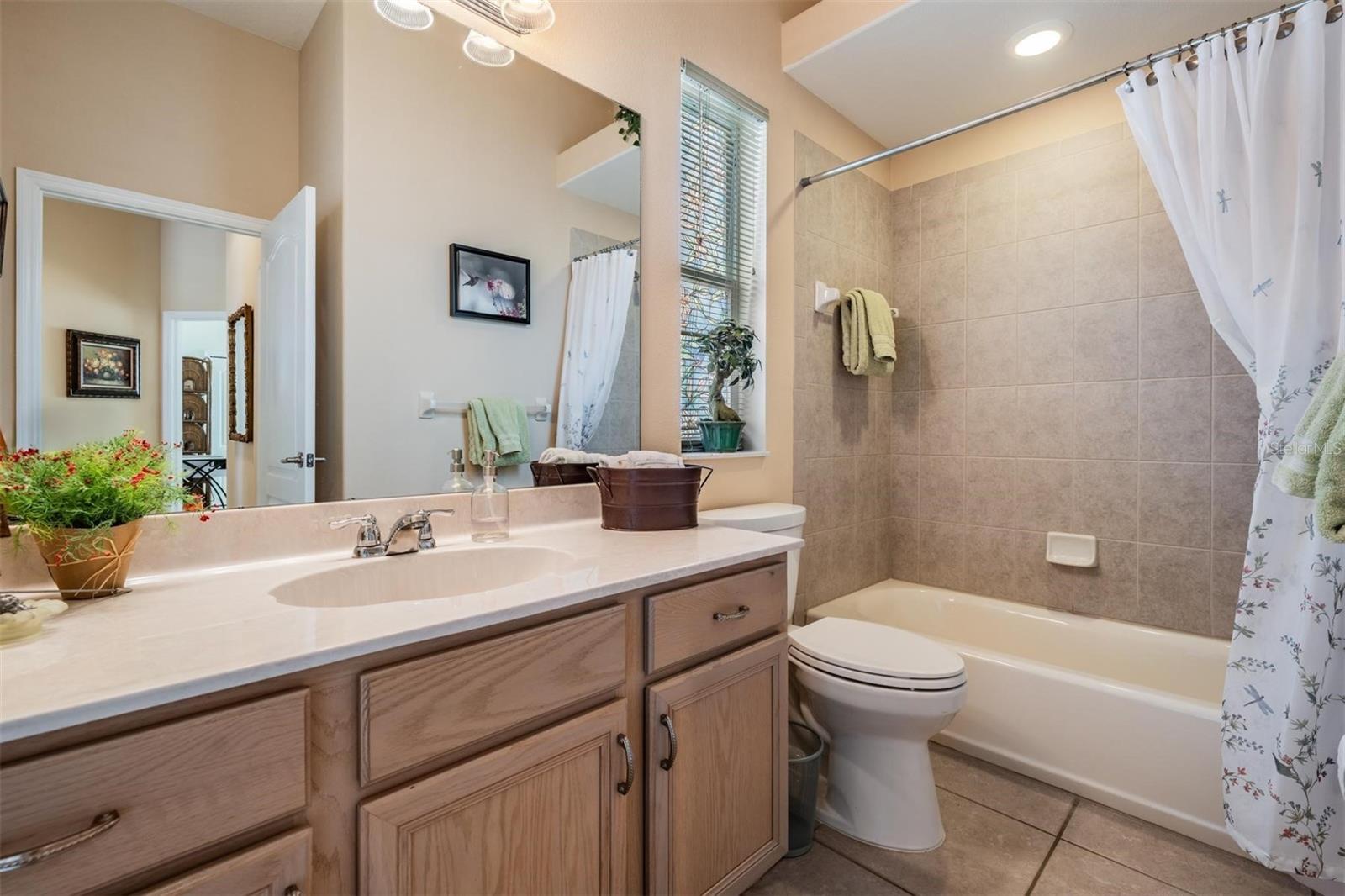 Listing photo id 31 for 13514 Thoroughbred Drive