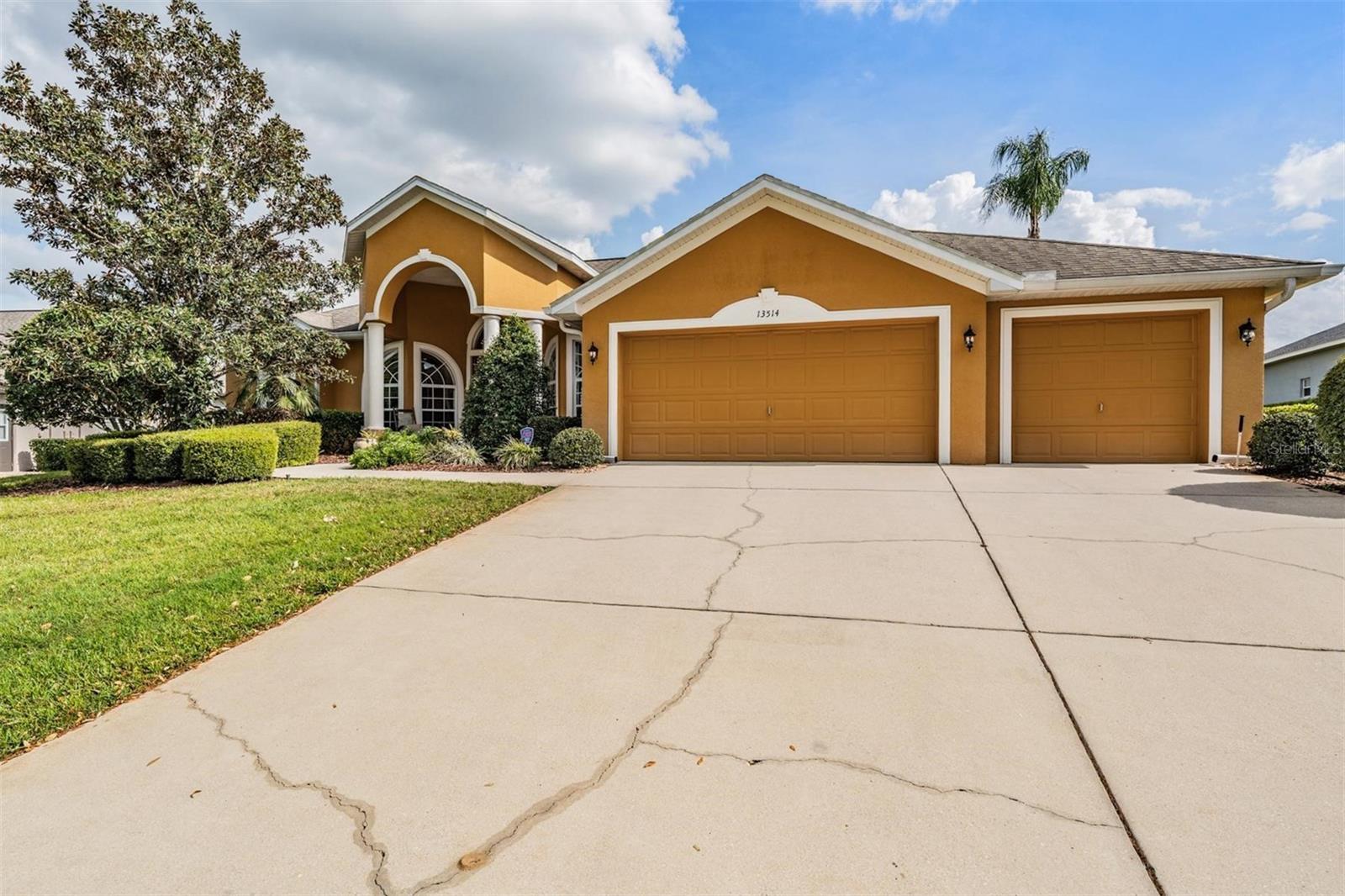 Listing photo id 35 for 13514 Thoroughbred Drive