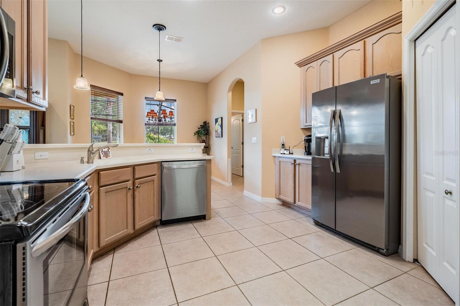 Listing photo id 2 for 13514 Thoroughbred Drive